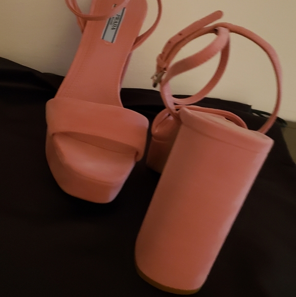 Platforms - Picture 3 of 4